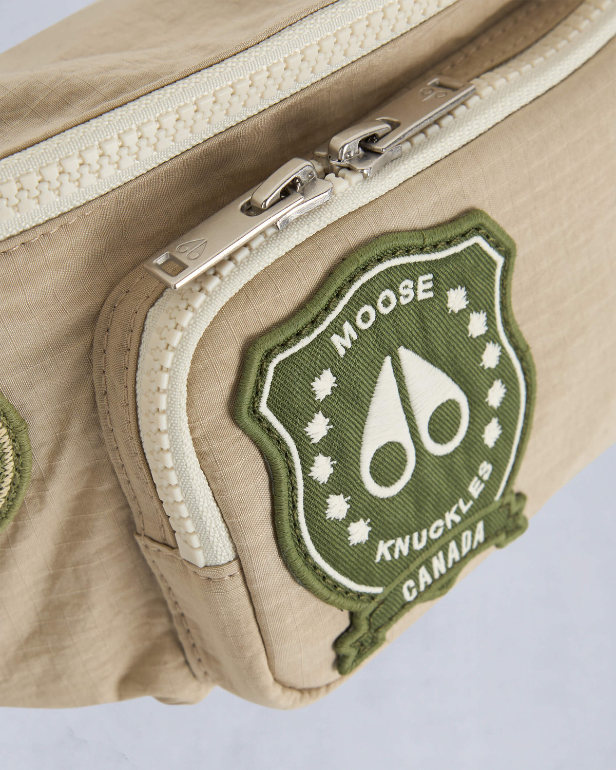 Moose Knuckles Accessories En Route Hip Pouch TANNED M15LA502H Detail1