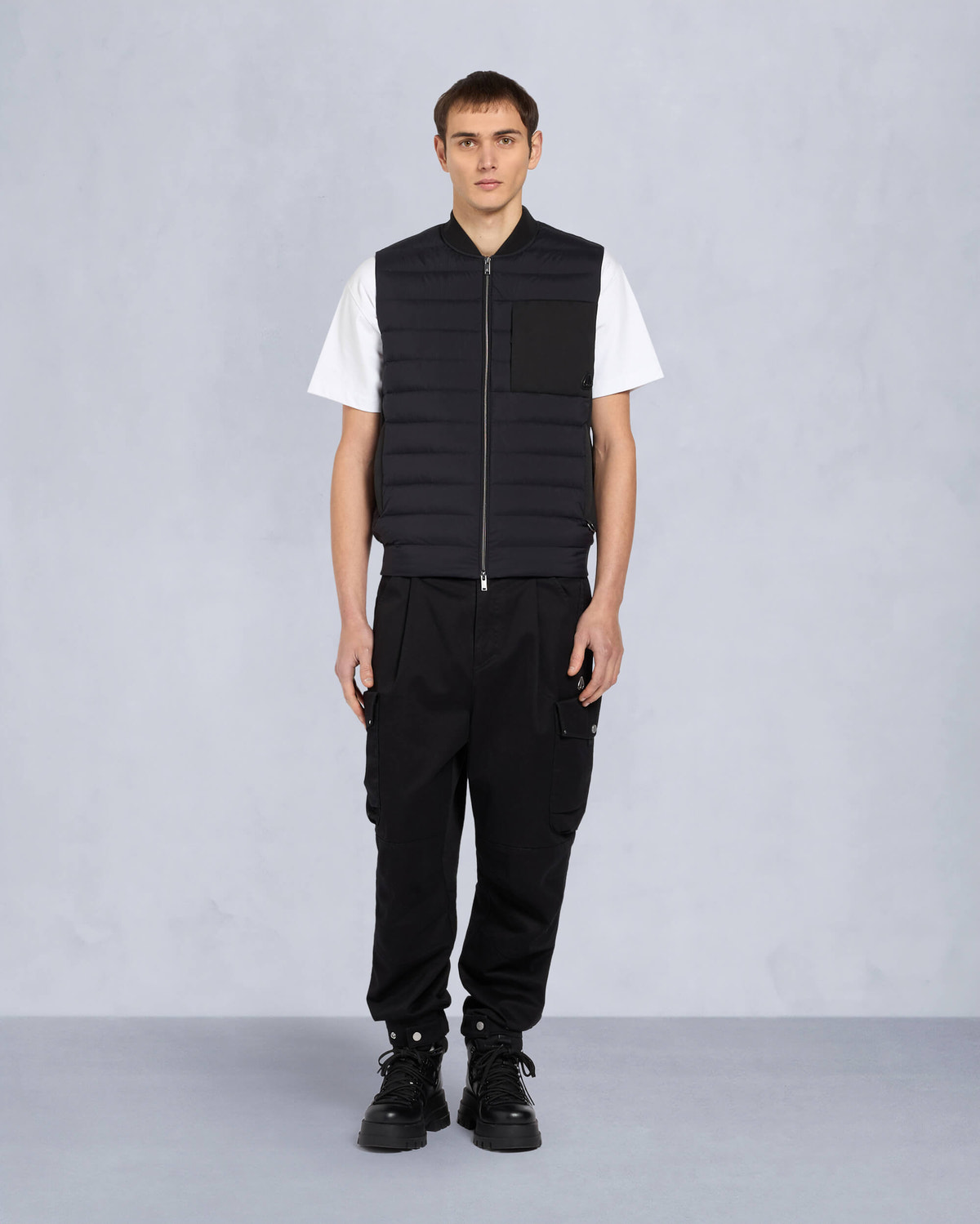 Moose Knuckles Mens Anderson Air Down Hybrid Vest Black / Shiny Black M15MV457 Front Category