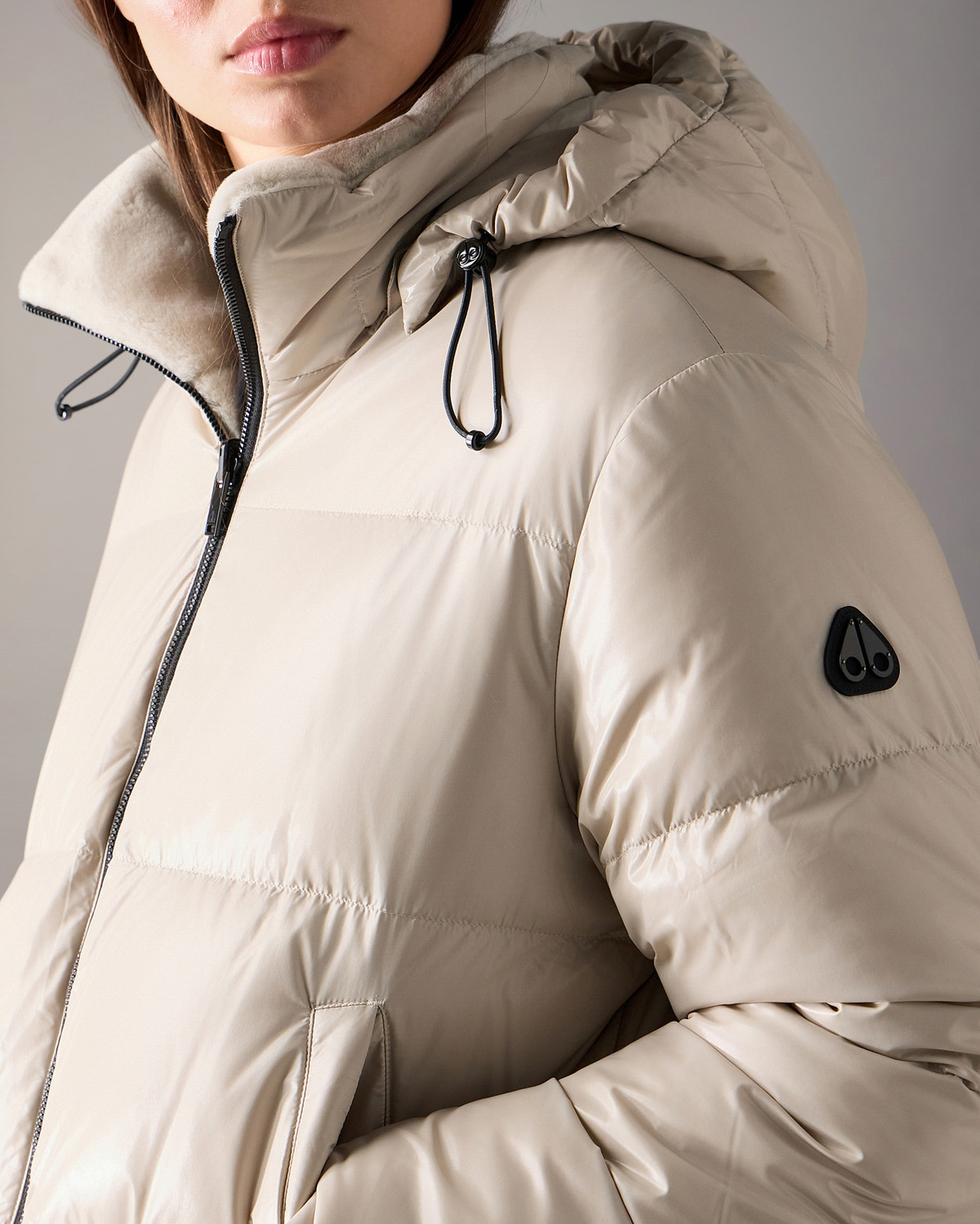 MANTEAU MATELASSÉ RÉVERSIBLE EN DUVET QUEENS-ALABASTER