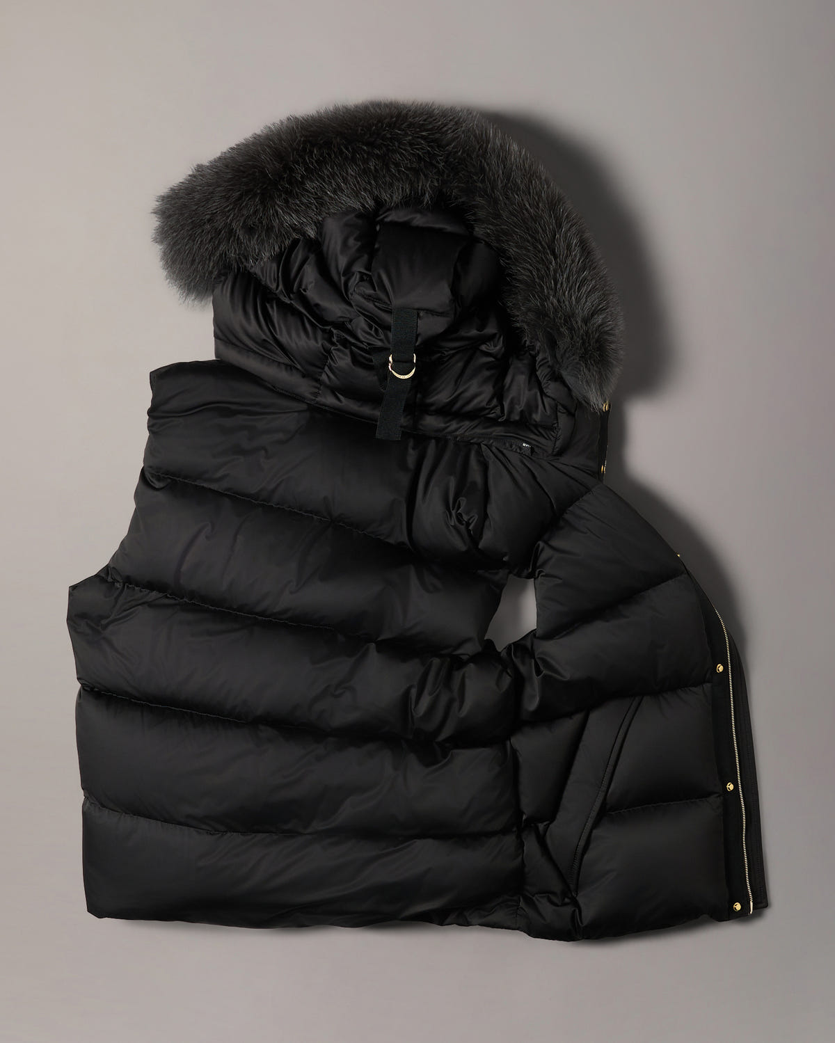 NORTHBOUND FOX FUR & DOWN VEST-BLACK