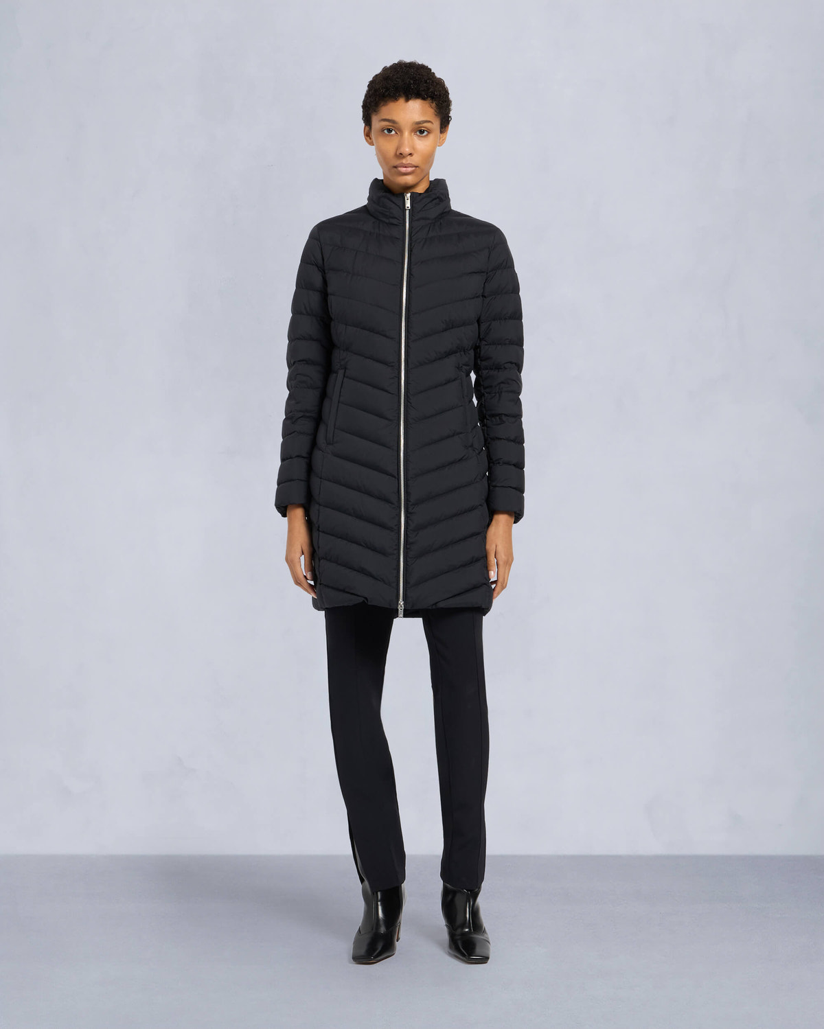 Moose Knuckles Womens Dally Air Down Parka Black M15LP207 Detail3