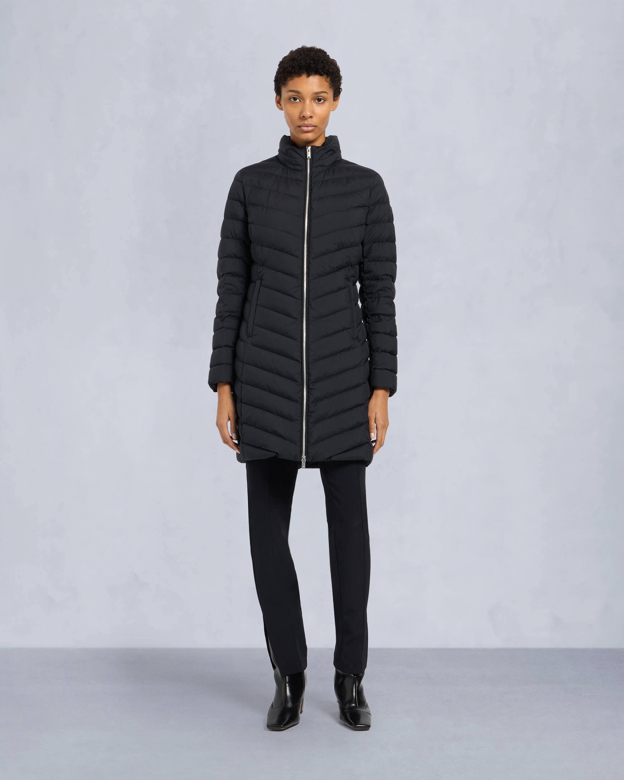 Moose Knuckles Womens Dally Air Down Parka Black M15LP207 Detail3