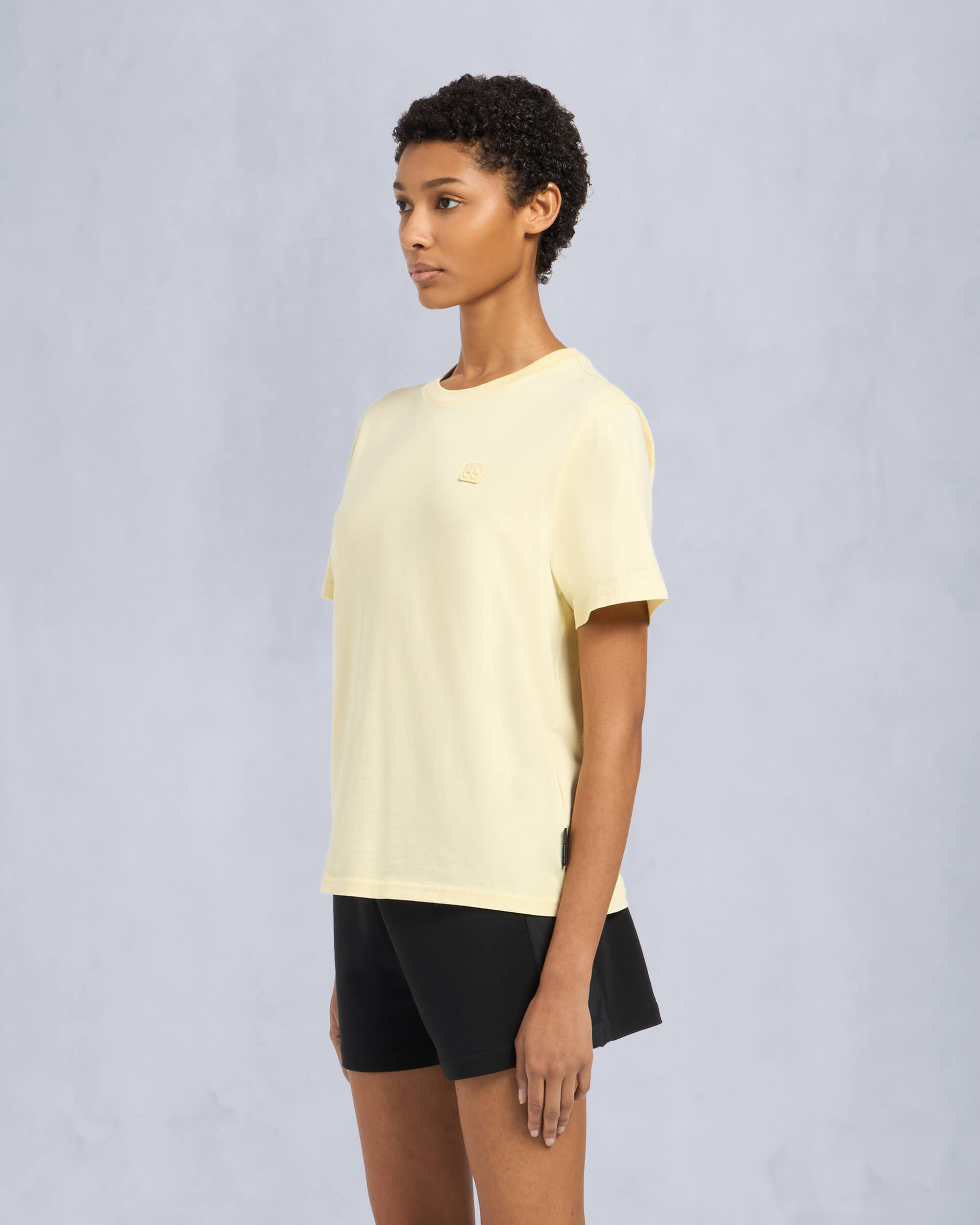 MOOSE KNUCKLES｜ (KATE TEE (M15LT718 1587)) Kate Tee | Women | Moose Knuckles