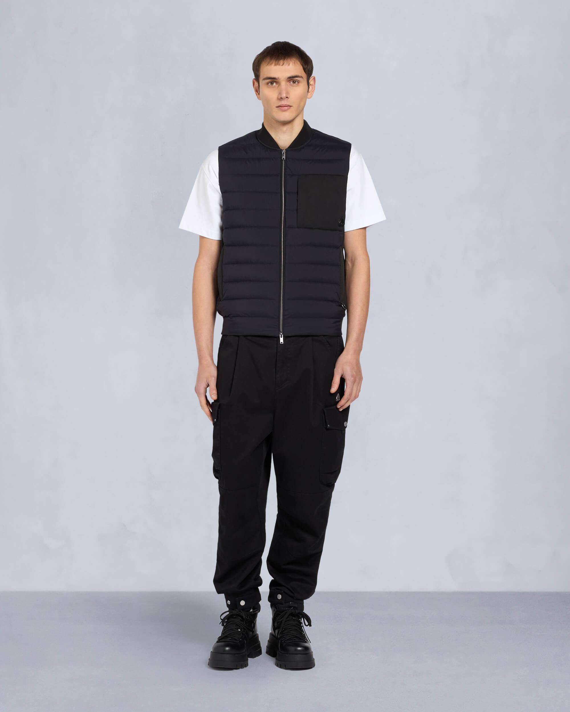 Moose Knuckles Mens Anderson Air Down Hybrid Vest Black / Shiny Black M15MV457 Front Category