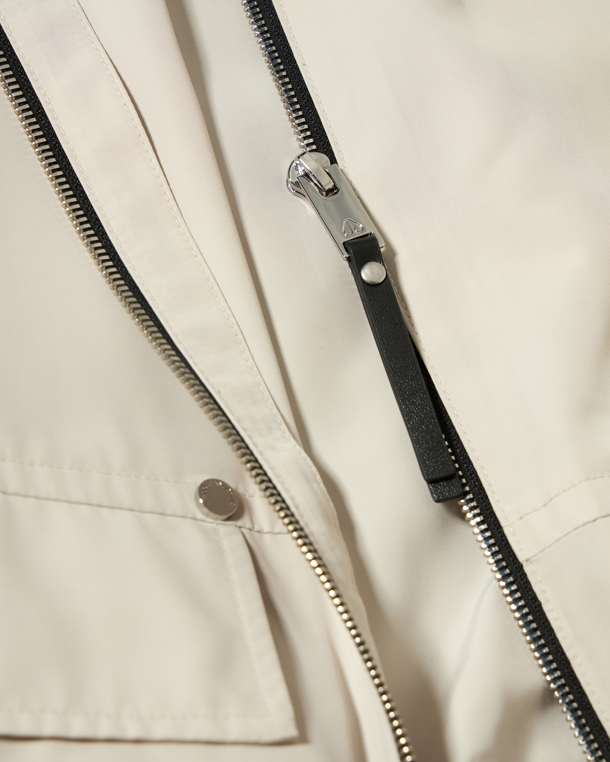 Moose Knuckles - M16LV460 - Elevate Hooded Vest - WOMENS -  - Detail1