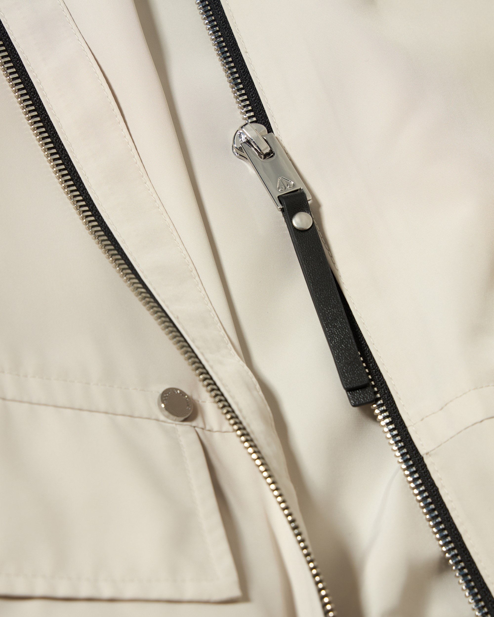 Moose Knuckles - M16LV460 - Elevate Hooded Vest - WOMENS -  - Detail1