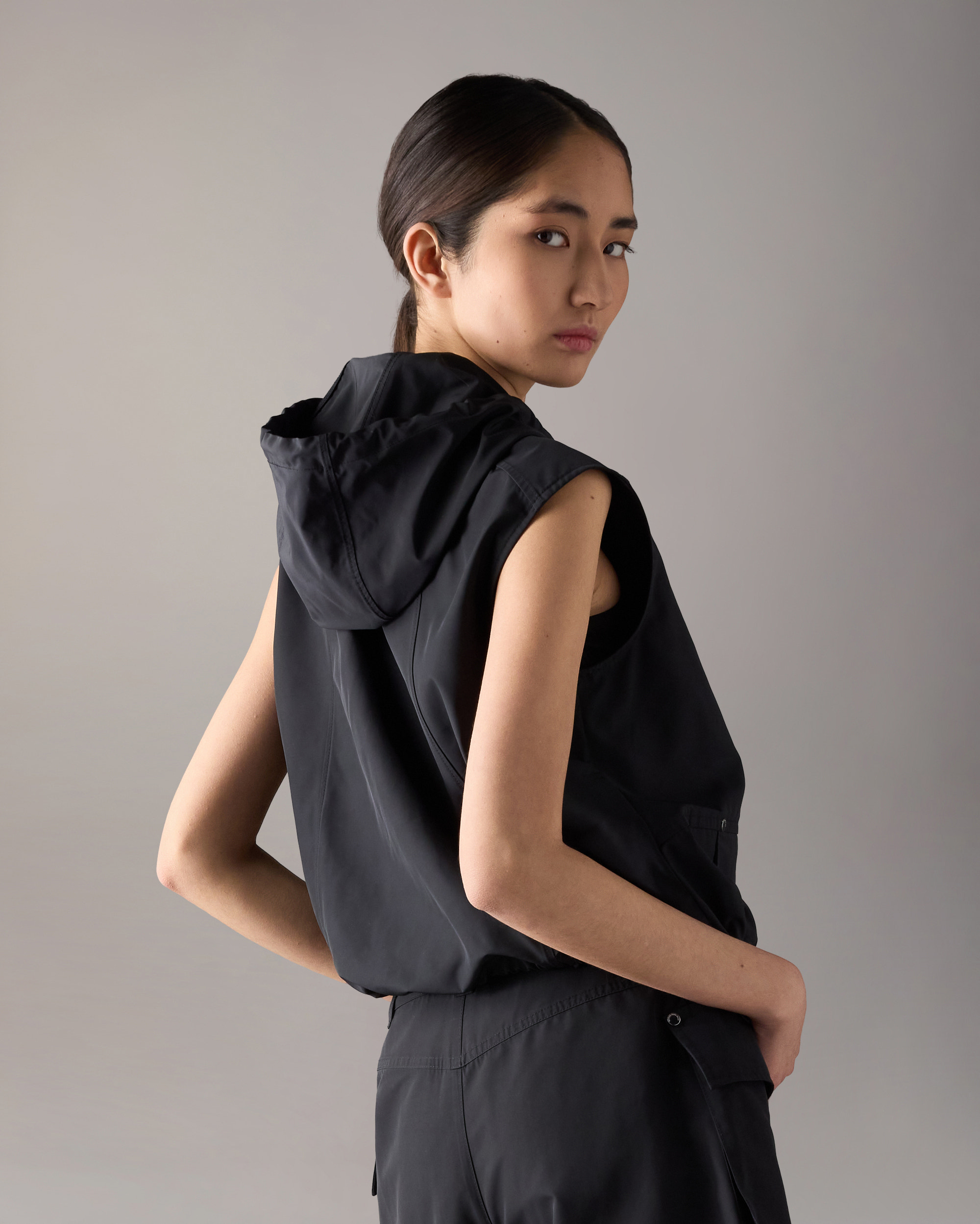 Moose Knuckles - M16LV460 - Elevate Hooded Vest - WOMENS -  - Back