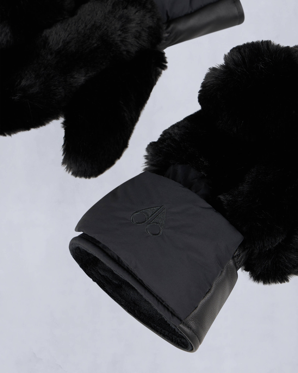 Moose Knuckles - M34LA529 - Akaa Bunny Mittens - ACCESSORIES - Black - Detail1