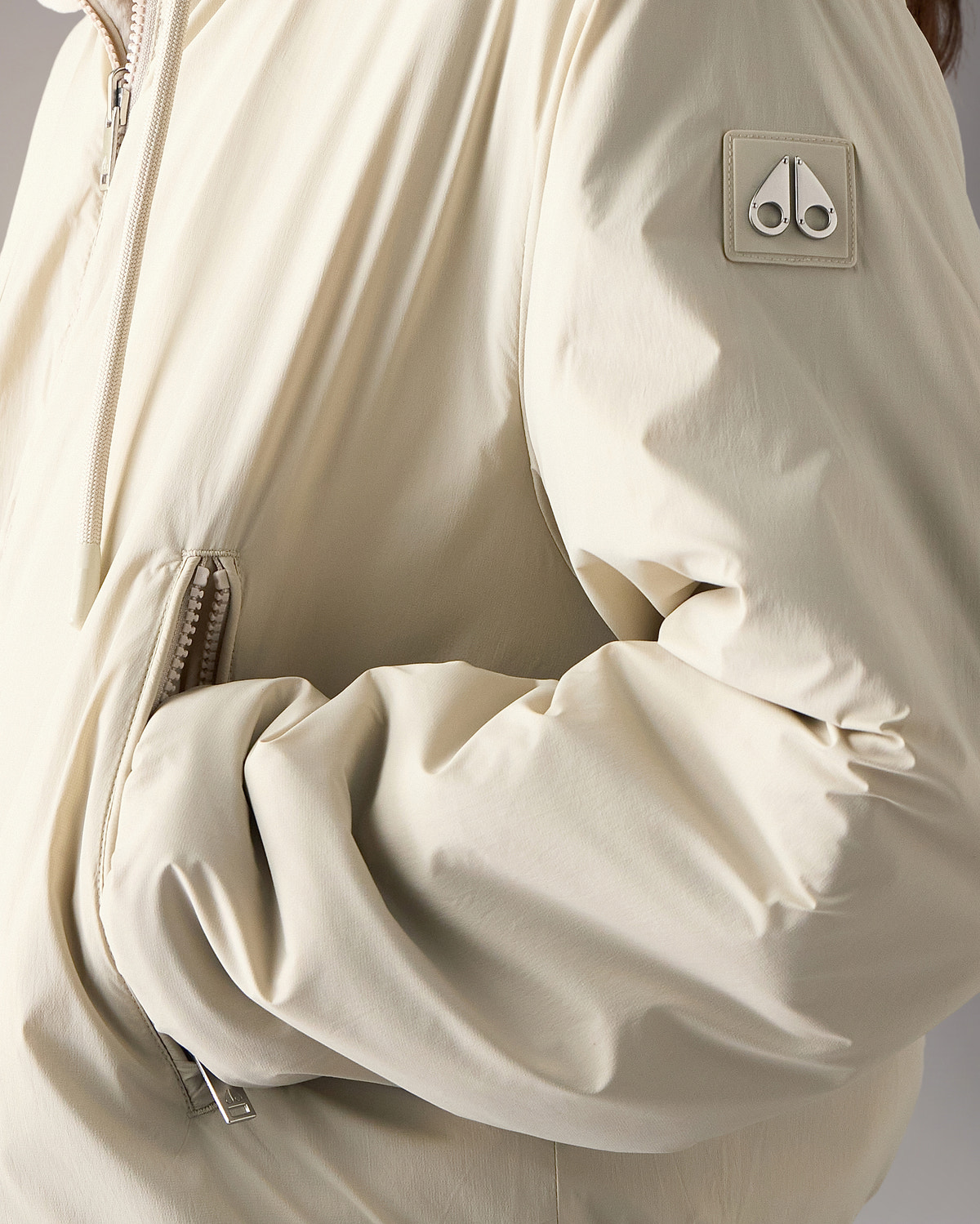 Moose Knuckles - M34LS652 - Eaton Bunny Reversible Hoodie - WOMENS -  - Detail9