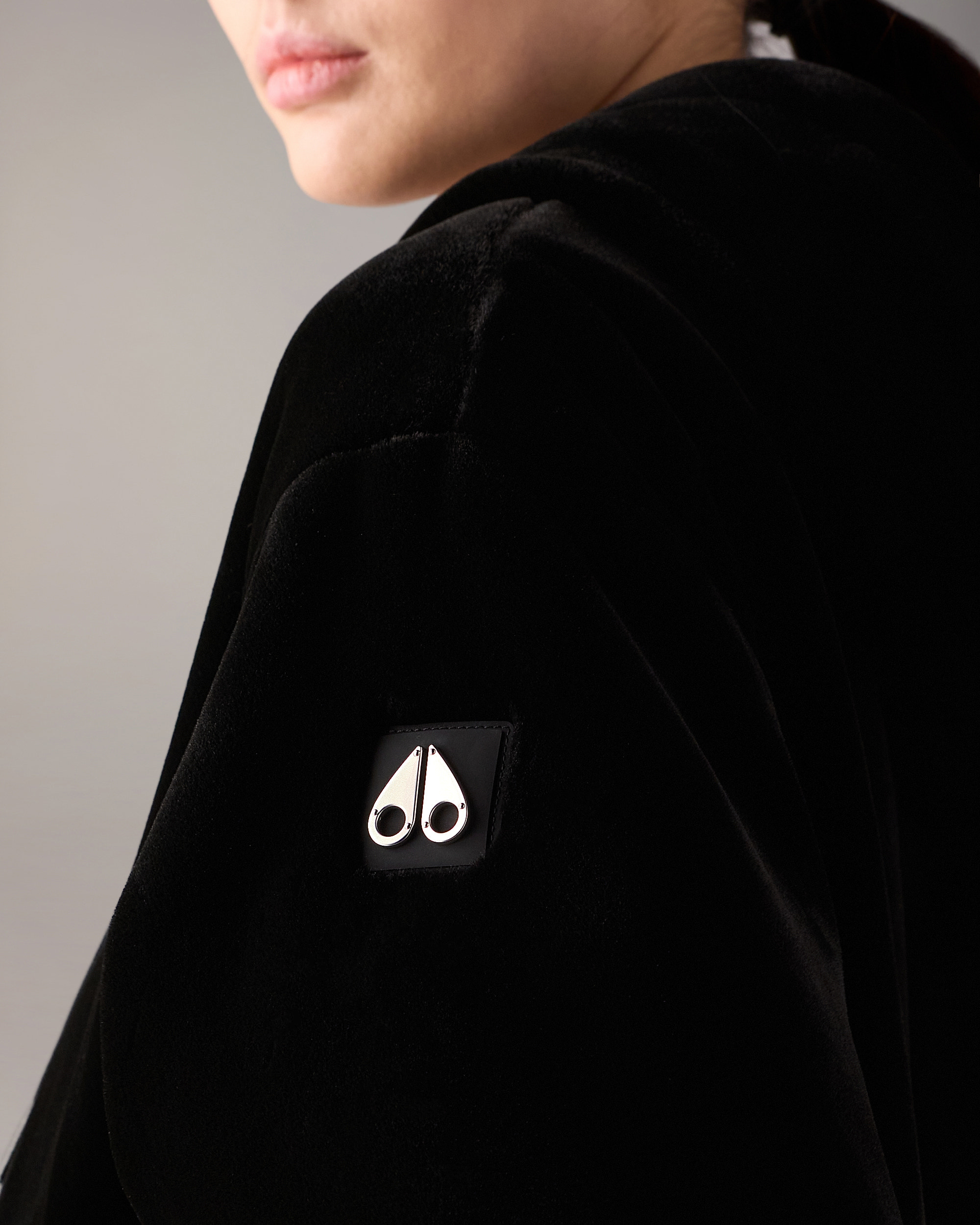 Moose Knuckles - M34LS652 - Eaton Reversible Bunny - WOMENS - Black / Shiny Black - Detail6