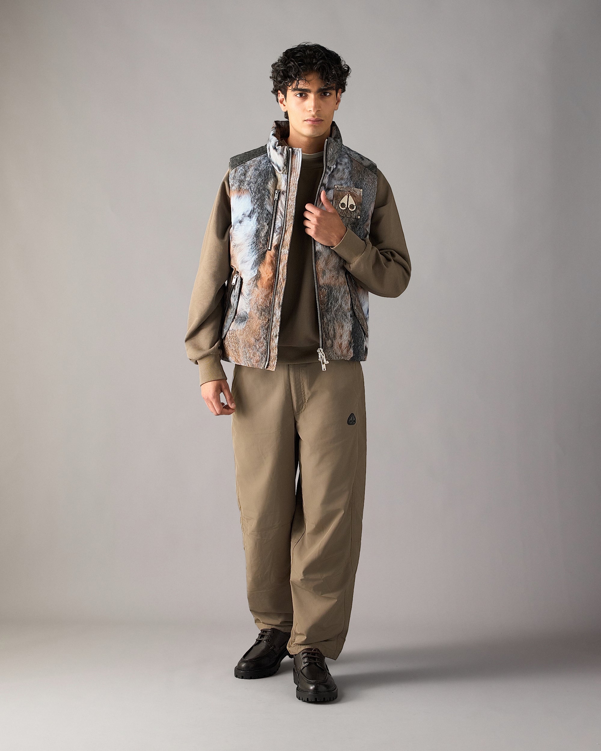 トップス TEAM WANG PRINTED LOGO VELVET DOWN VEST Original Westmount Camo Down Vest | Men | Moose Knuckles