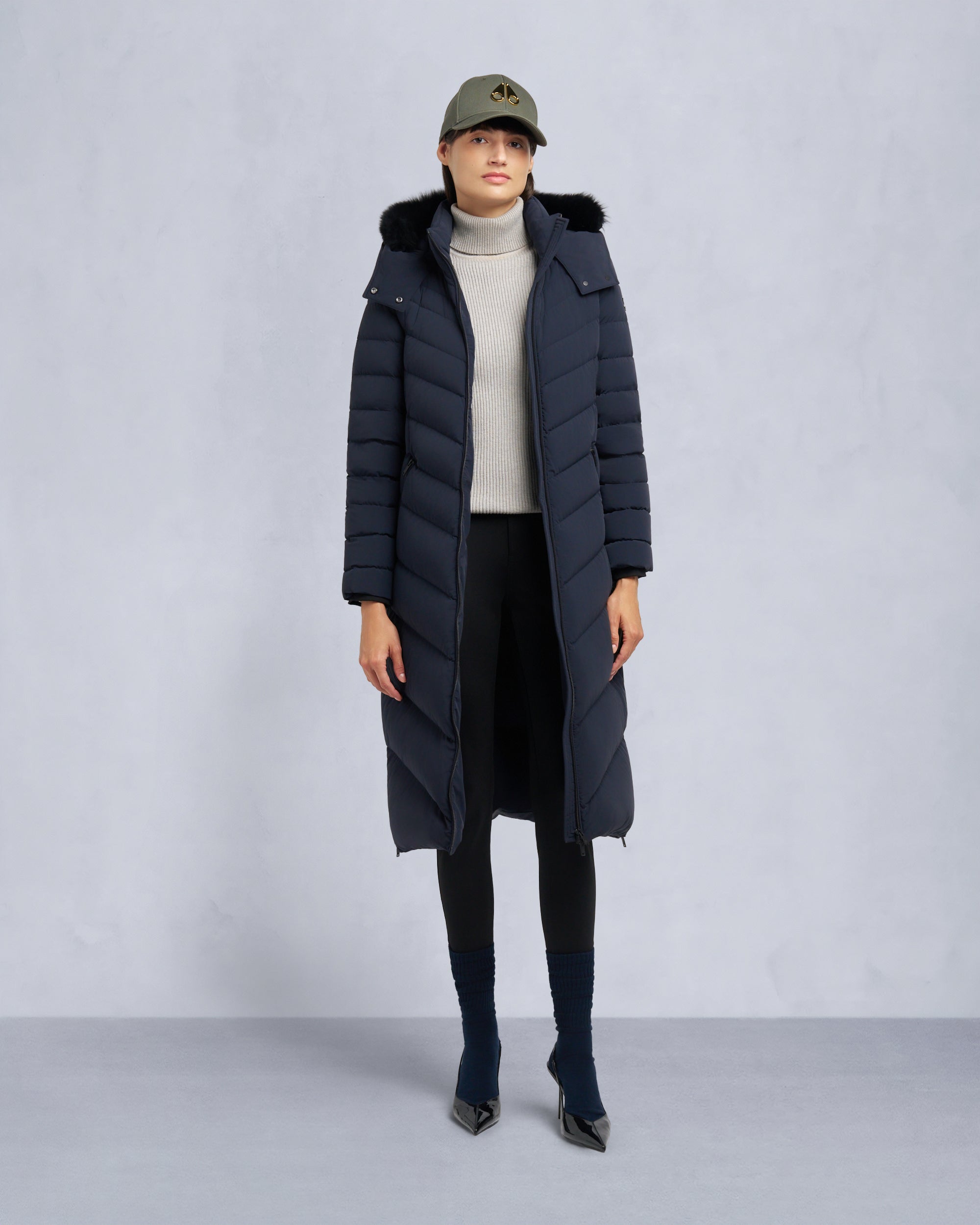 deres デレスswitch neck feather long coat Double-Faced Long Shirt-Jacket | Madewell