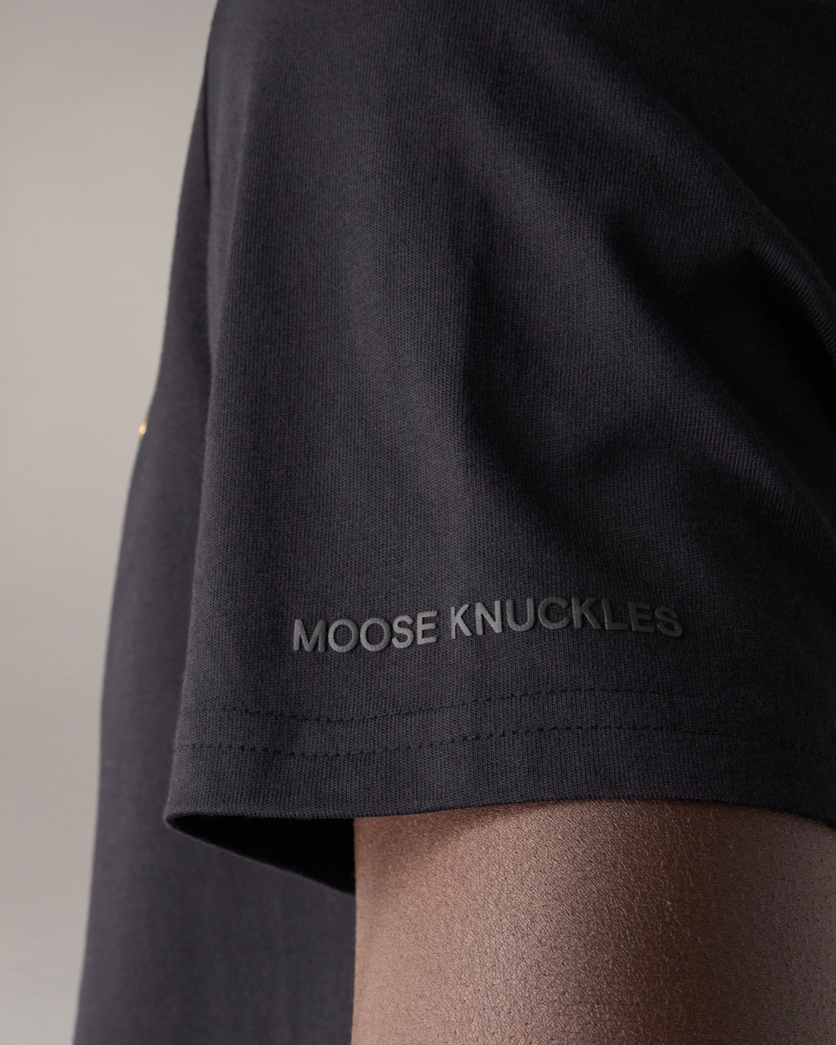 Moose Knuckles - M35MT777G - Gold Series T-shirt Crescent  - MENS -  - Detail6