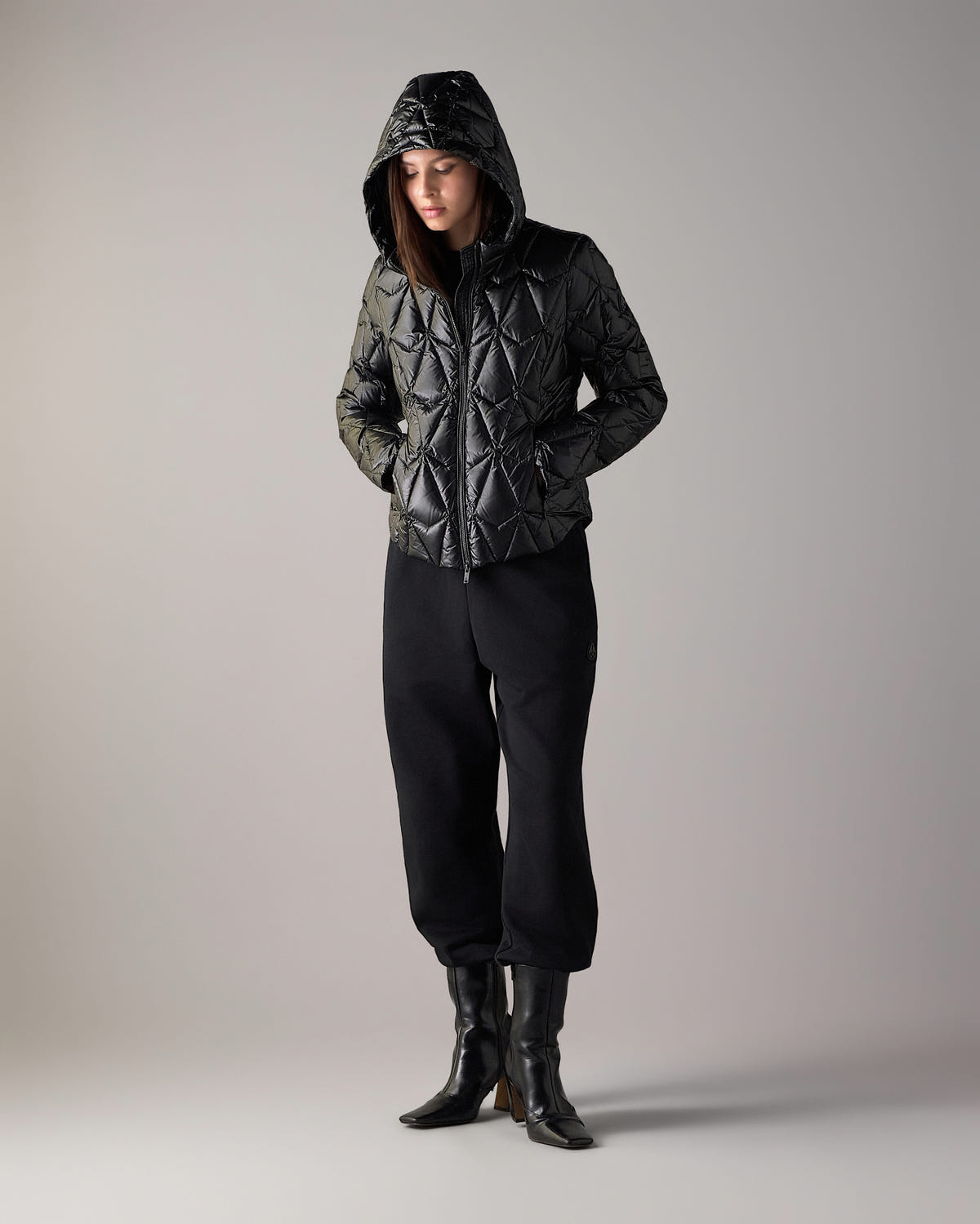 Moose Knuckles - M36LJ156 - Lightweight Iceberg Quilt Down Jacket - WOMENS -  - Front