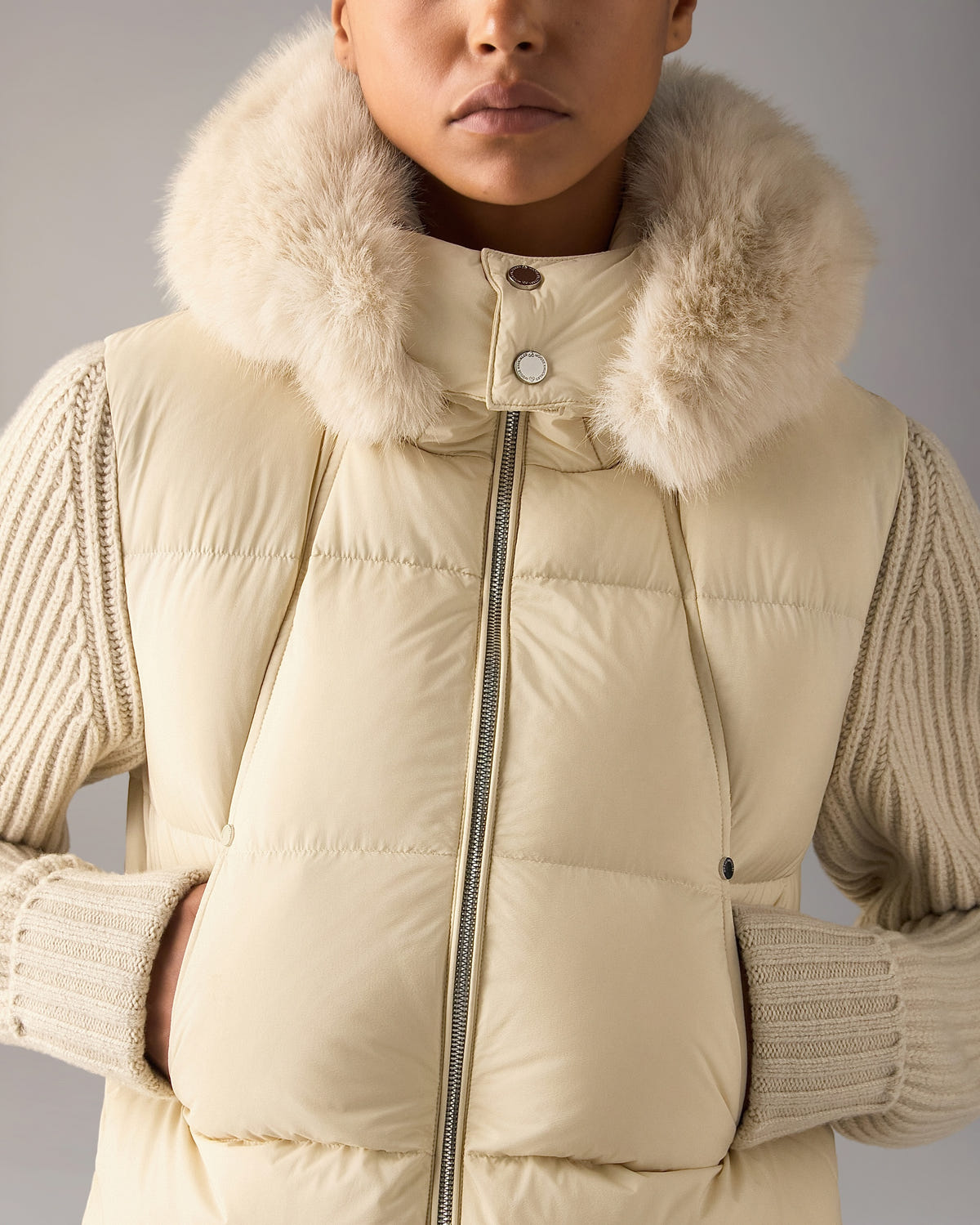 Moose Knuckles - M36LK660W - Everest Hybrid Down Jacket - WOMENS -  - Detail1