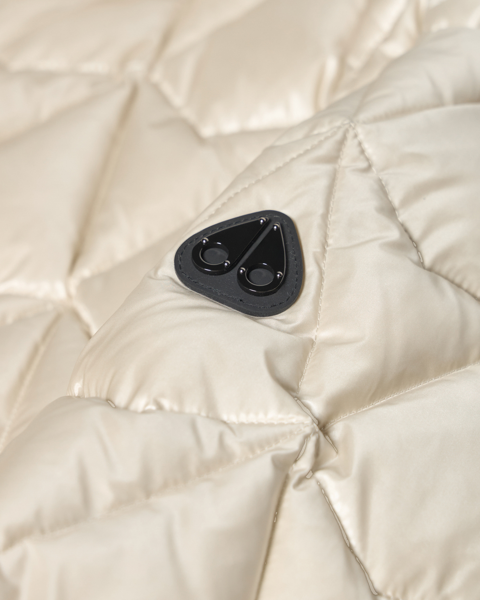 Moose Knuckles - M36MJ152 - Lightweight Iceberg Quilt Down Jacket - MENS -  - Detail2