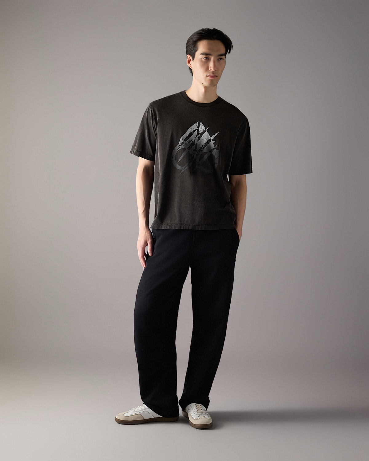 Moose Knuckles - M36MT717 - Claw Logo T-Shirt - MENS -  - Front